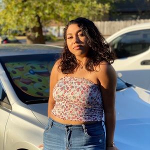 Meet your Posher, Desiree